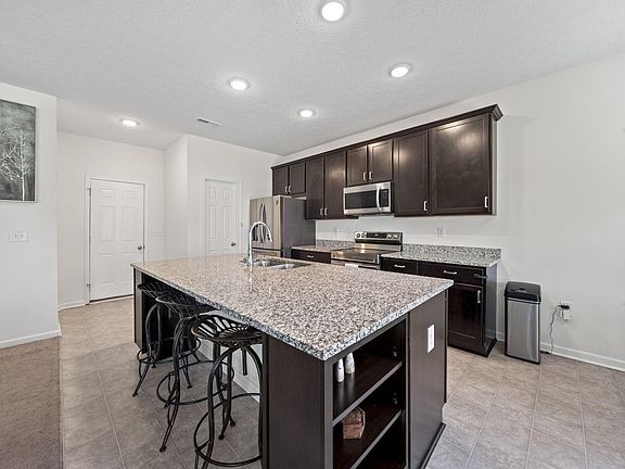 5th image of 5387 Shannon Square Dr