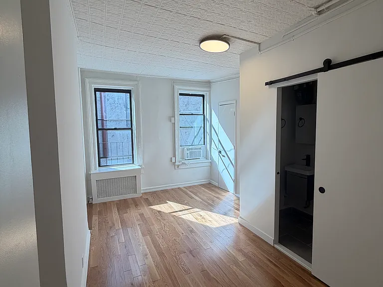 1071 1st Ave #3S — Photo 4