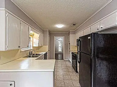 4 bed, 2000 sqft, $2,200 — Photo 3