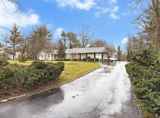 7 Red Ground Rd, Old Westbury, NY 11568