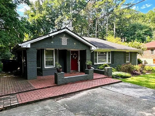 4 bed, 2.0 bath, 2038 sqft, $2,445 — Photo 2
