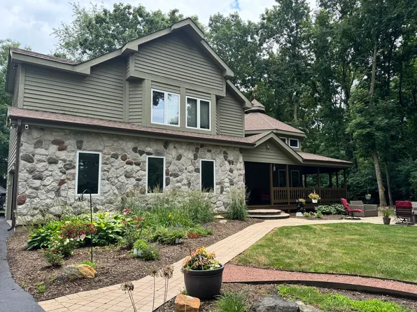 201 Lindsey Ave, Grayslake, IL 60030
