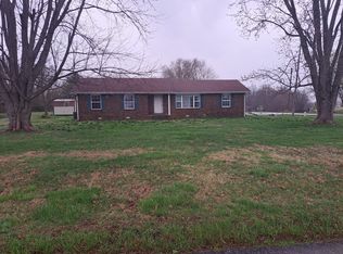 99 Tuck Rd, Lafayette, TN 37083