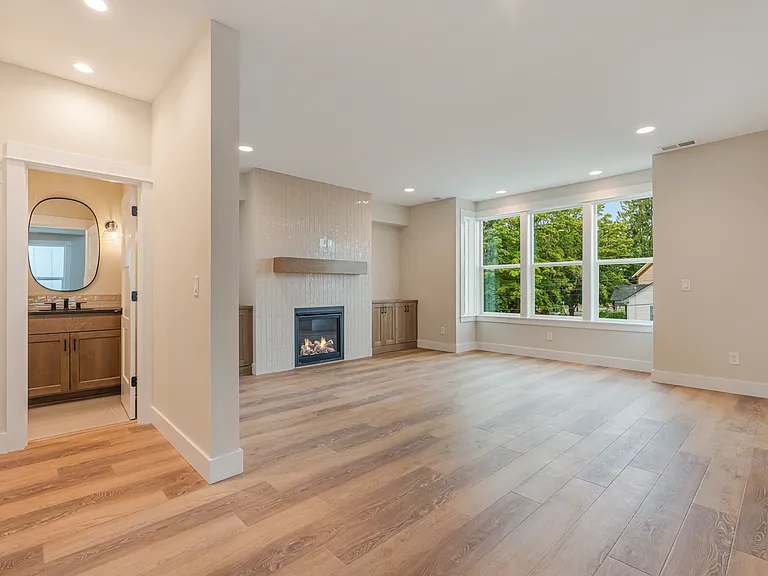 464 SE Haddock Ln — Photo 8