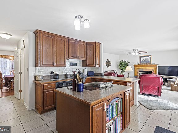 3rd image of 9804 Kenmore Ct