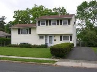 106 Avonridge Rd, Raritan, NJ 08869