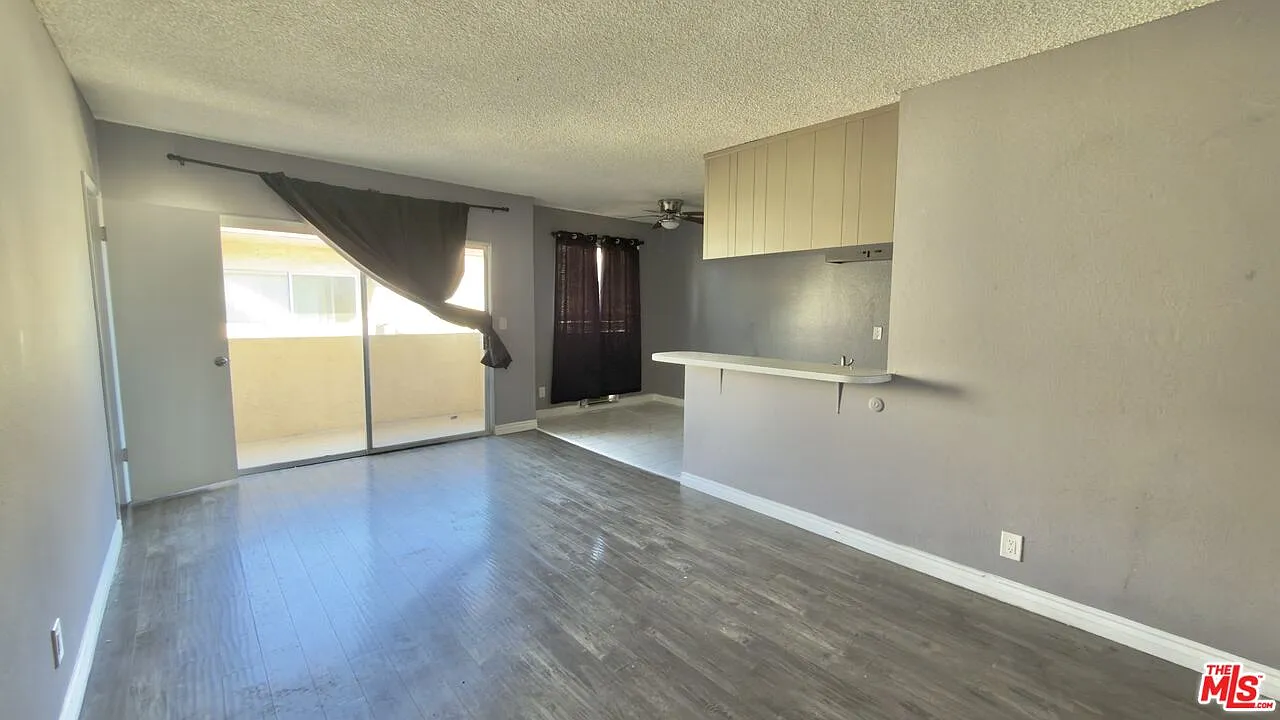 1 bed, 1.0 bath, 800 sqft, $1,999 — Photo 4