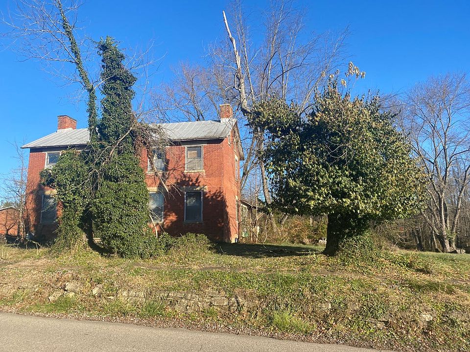 2nd image of 2450 Cemetery St