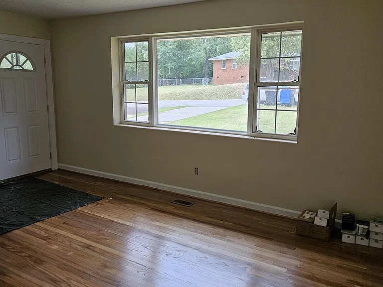 2505 Smith St — Photo 4