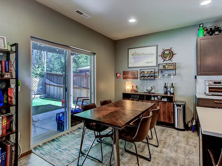5130 Sophie St — Photo 7