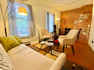 17 Charter St #1F, Boston, MA 02113