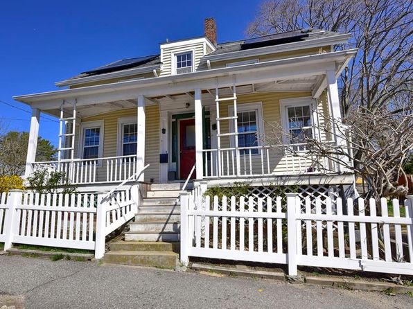 55 Mount Hope Ave, Bristol, RI 02809