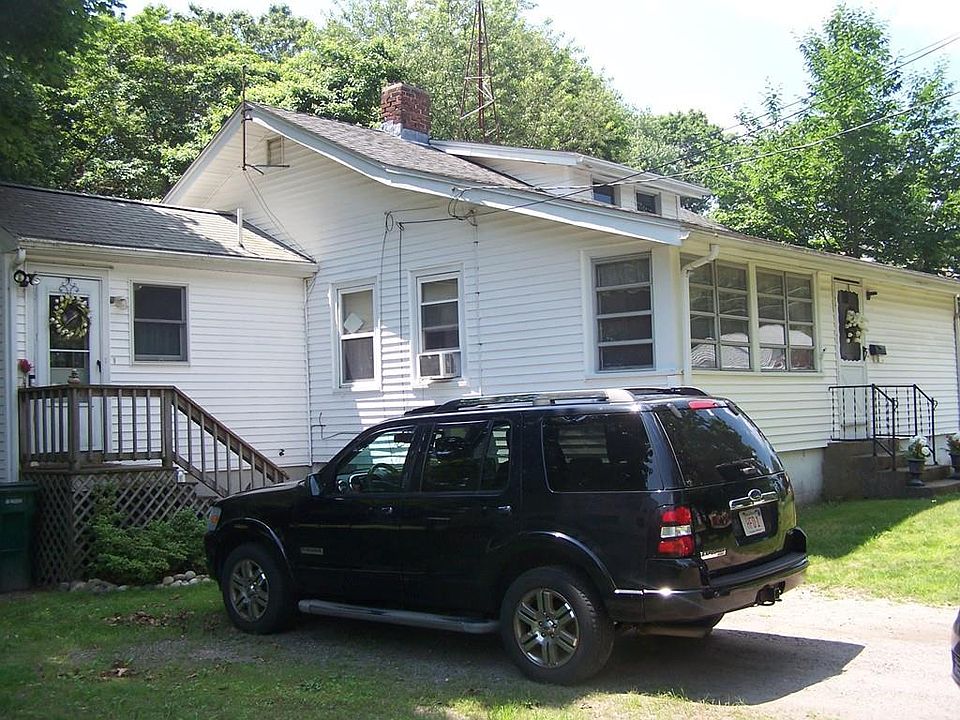 2nd image of 30 Johns Ave