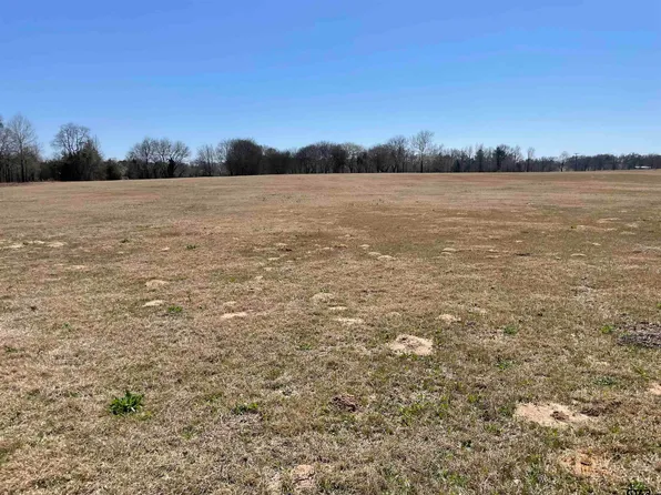 4 Tompkins Ests, Chandler, TX 75758