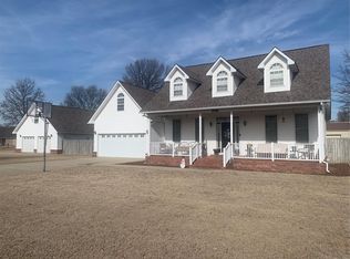 902 S Sutton Pl, Kennett, MO 63857