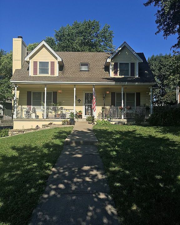 1st image of 6426 N Amoret Ave