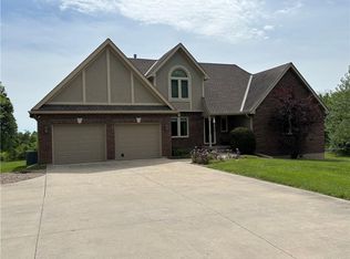 2819 S Dillingham Rd, Grain Valley, MO 64029