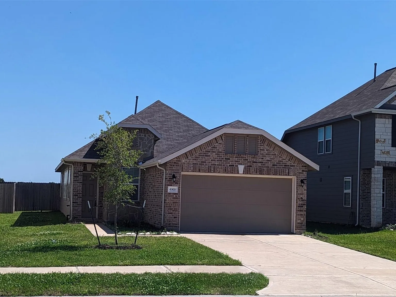 3 bed, 2.0 bath, 1713 sqft, $2,100 — Photo 1