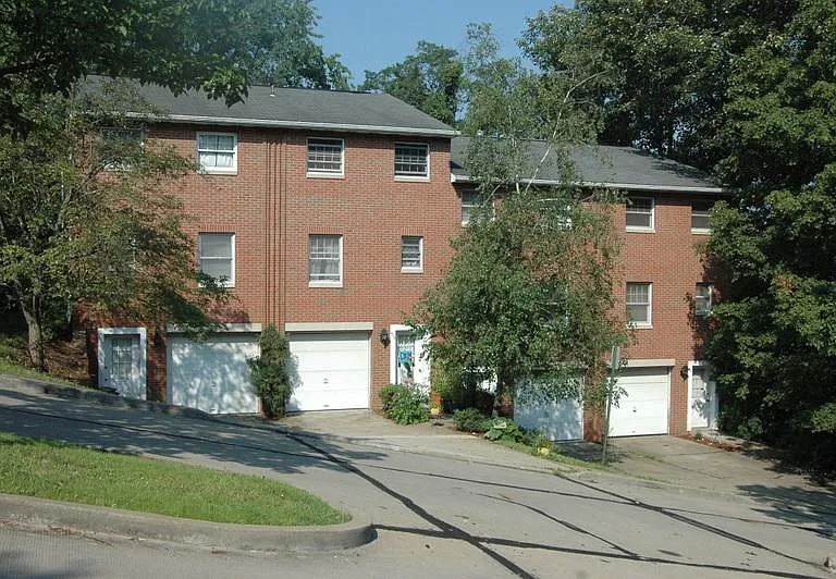 629 Windsor Ave — Photo 1
