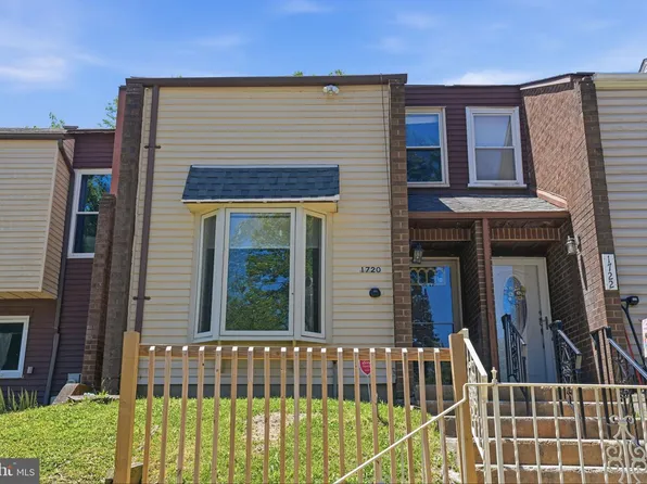 1720 Julie Ct, Bensalem, PA 19020