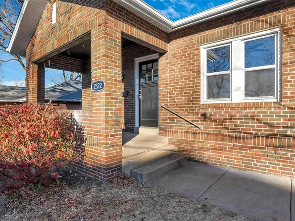 2522 Circle Dr, Saint Louis, MO 63143