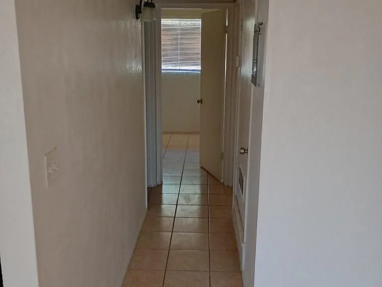 401 N D St #15 — Photo 12