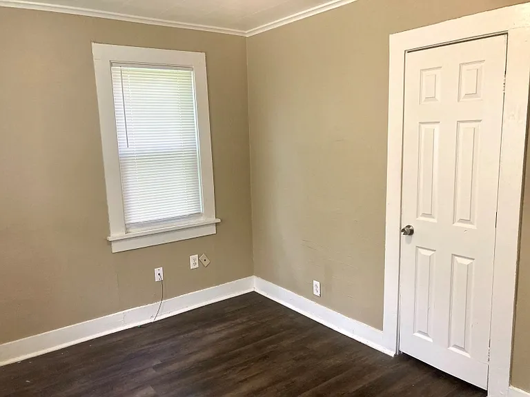 325 E Forest Ave — Photo 6