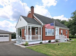 303 W Main St, Fredericksburg, PA 17026