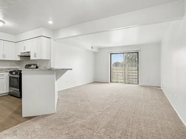 Pine Knoll Apartments