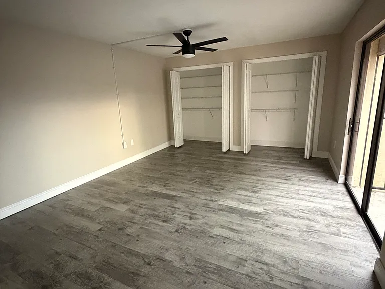 5245 Cedarbend Dr #4 — Photo 9