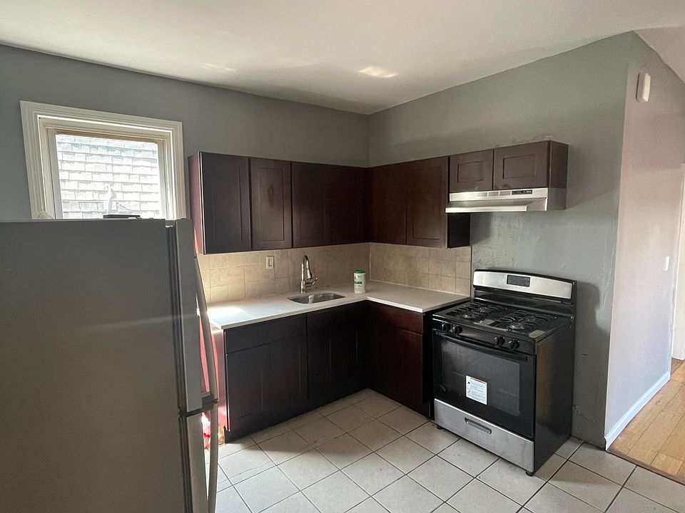 1st image of 408 13th Ave #3