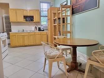 Rented by Apple Realty Group Corp