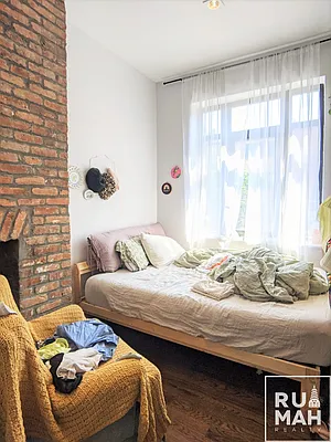 Rented by Rumah Realty Inc | media 5