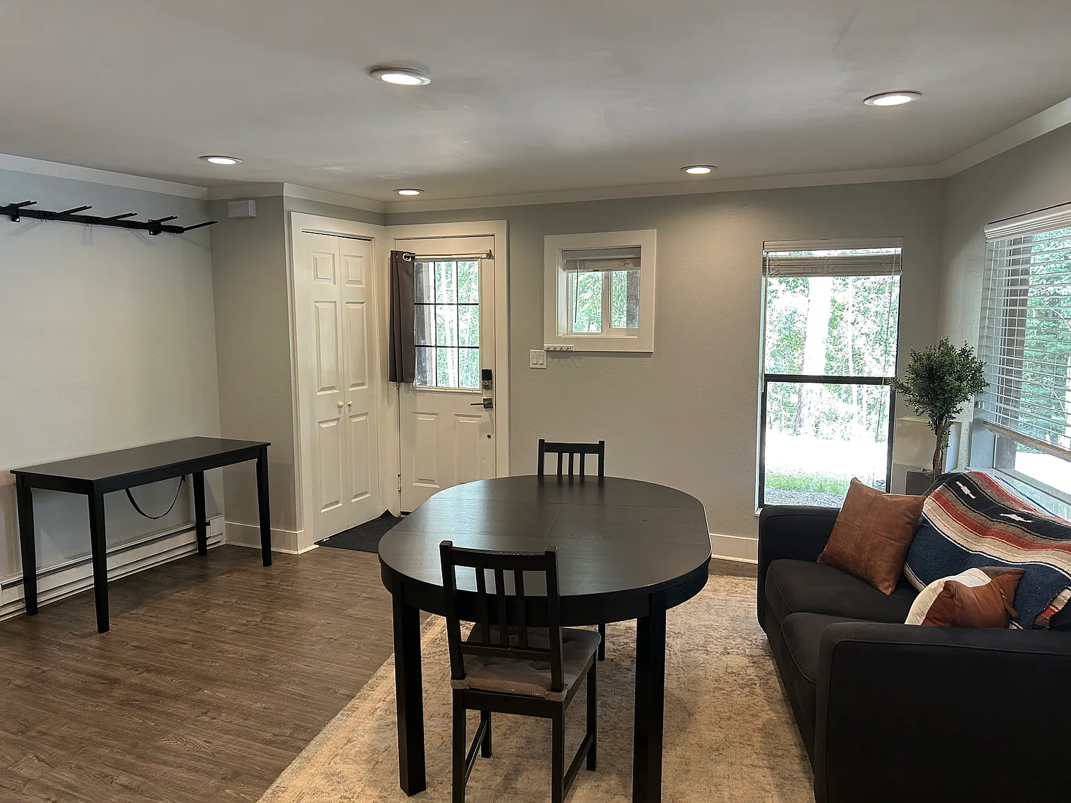 1 bed, 945 sqft, $2,400 — Photo 4
