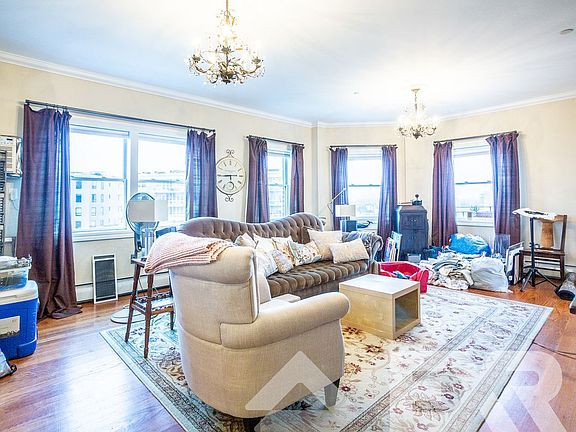 4th image of 12-03 Jackson Ave #Penthouse
