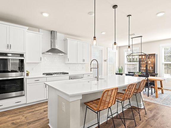 3rd image of 147 Wappoo Trace Ln