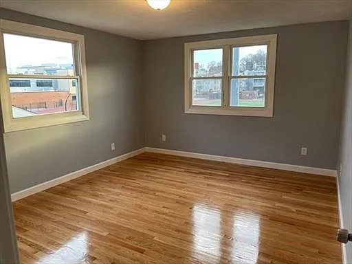 90 Fernwood Ave #2 — Photo 5