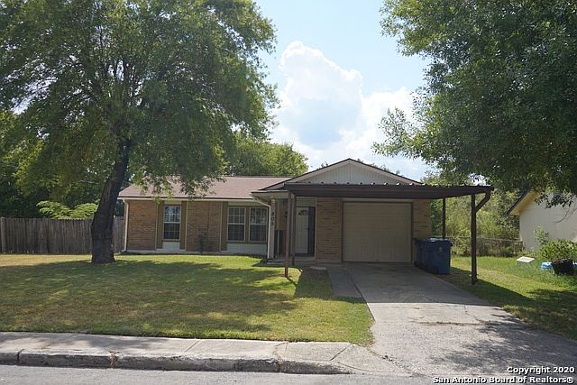 1st image of 805 Hickory Hill Dr
