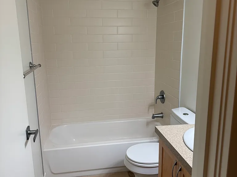 261 E Boston St #4 — Photo 5