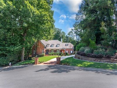 210 Grogans Lake Point, Sandy Springs, GA, 30350