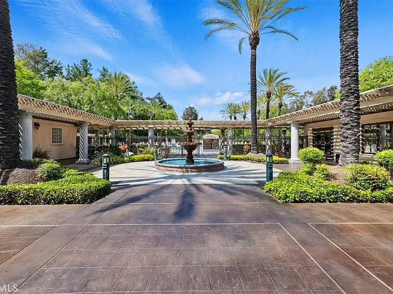 43065 Avola Ct — Photo 30