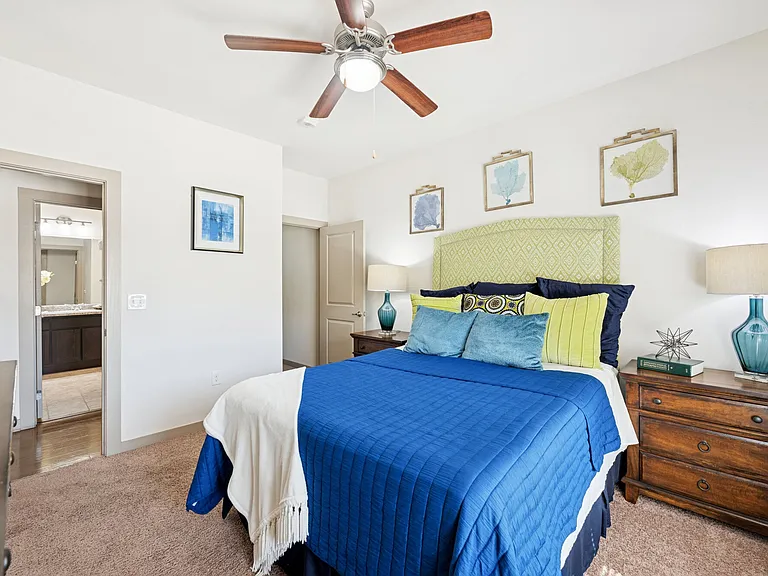 One Bedrooms at Anatole on MacArthur