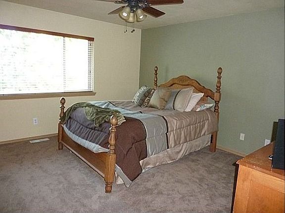 5th image of 15815 Admiralty Way APT C6