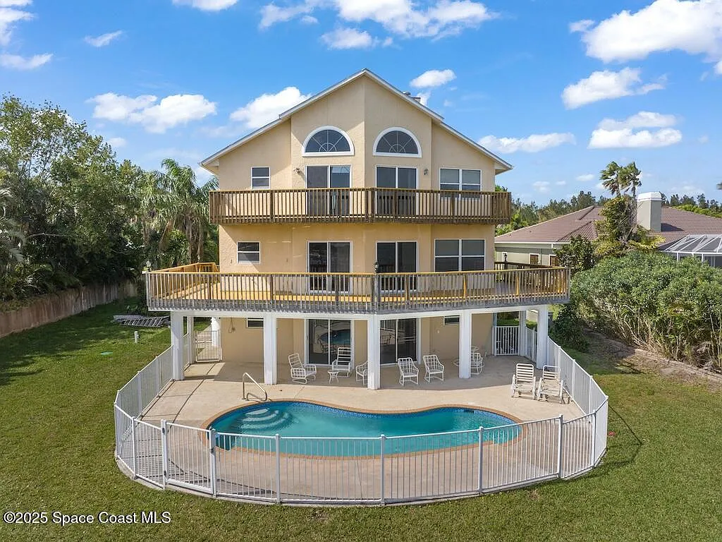 3 bed, 2.5 bath, 2292 sqft, $7,500 — Photo 2