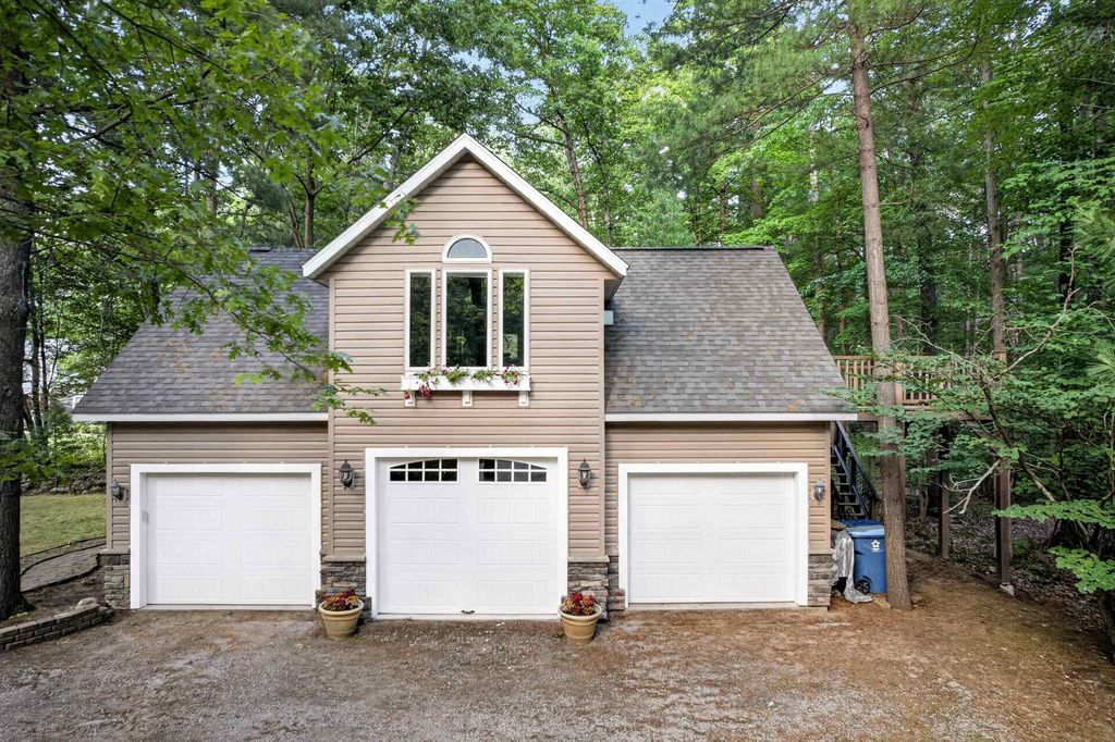 1133 S Westwood Dr, Midland, MI - View 3