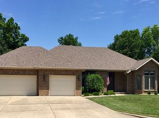 3155 E Topping Cir, Springfield, MO 65804