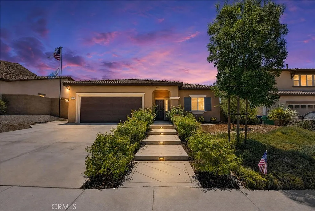 3 bed, 1895 sqft, $3,500 — Photo 1