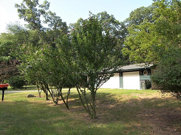 3rd image of 14354 Maple Dr