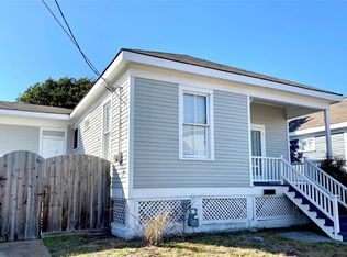 807 8th St #807, Galveston, TX 77550