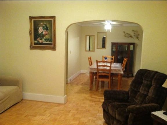 221 Mill St. Living/Dinin